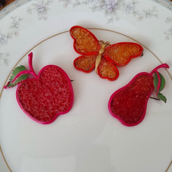 Vtg 40s 50s Set of 3 Forbidden Fruit, Pear, Butterfly, Lava Rock Lucite Brooch - Picture 1 of 6